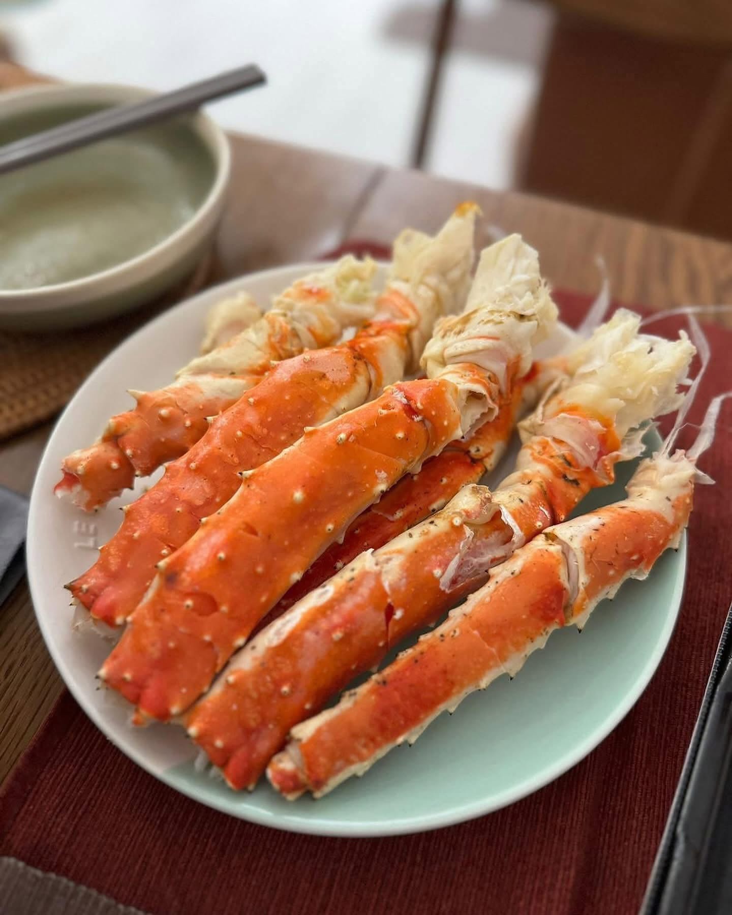 4L築地熟帝王蟹腳 (約700g) | 4L超巨型飽滿蟹腳、築地嚴選專業熟凍鎖鮮(解凍即食或打邊爐皆宜、肉質絲絲分明鮮甜,輕鬆打造豪華派對與節慶海鮮饗宴)