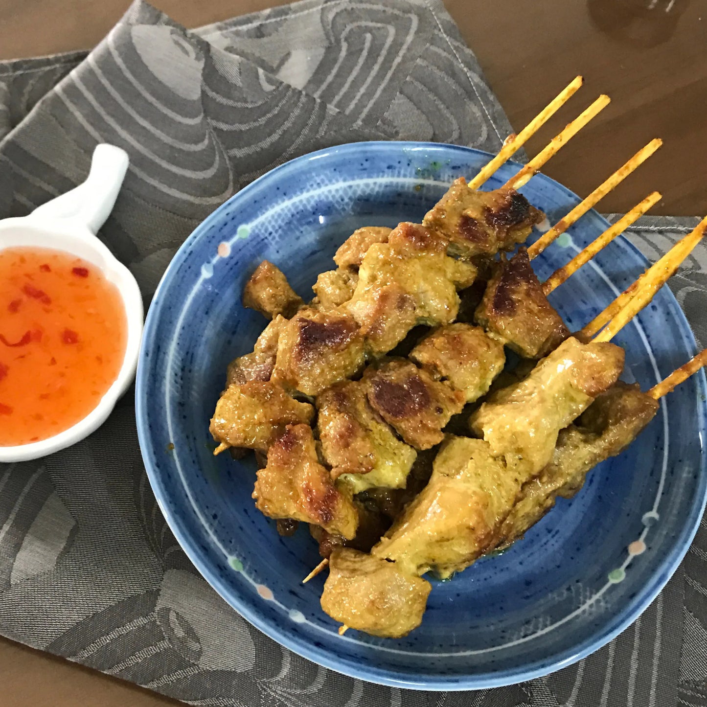秘製馬拉沙爹豬肉串 (8串裝) (已醃製生肉)｜ 南洋風味香料、炭烤焦香口感、鮮嫩多汁（家庭派對必備、開袋即烤、異國美食輕鬆復刻）