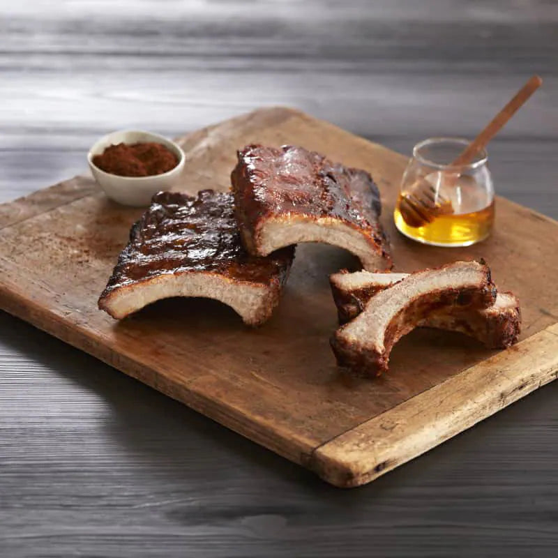 🇺🇸美國SEABOARD醬燒BBQ豬仔骨 (約1.4kg/ 已醃味生肉)｜ 美國知名大廠優選、秘製醬汁入味、加熱即食美式派對首選（肉質厚實軟嫩、醬香濃郁、輕鬆在家享受餐廳級炭烤美味）